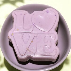 Vanilla soap 4x4in 8oz shea butter handmade